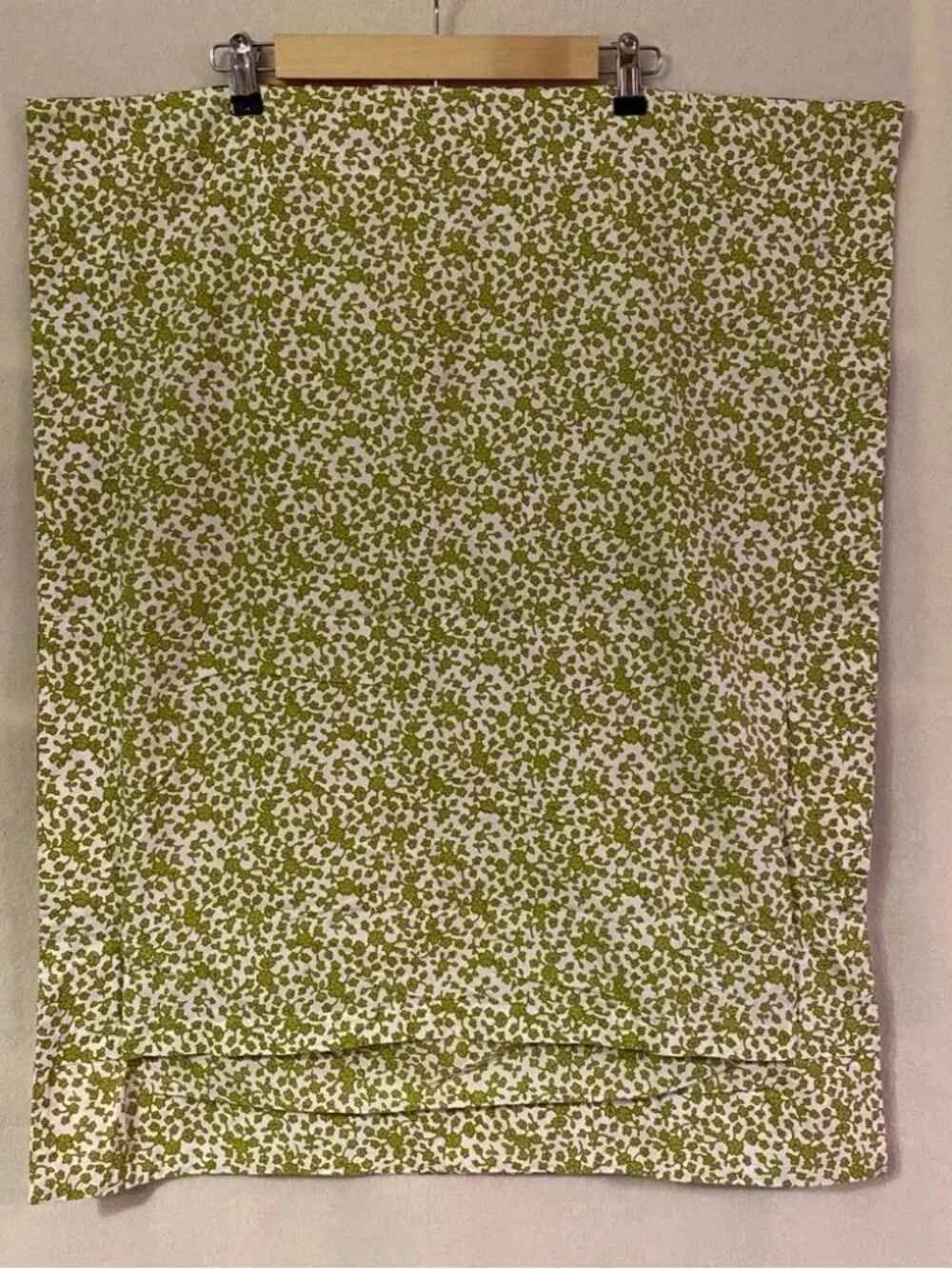 Set of 2 Pottery Barn 100% cotton pink & green floral standard shams